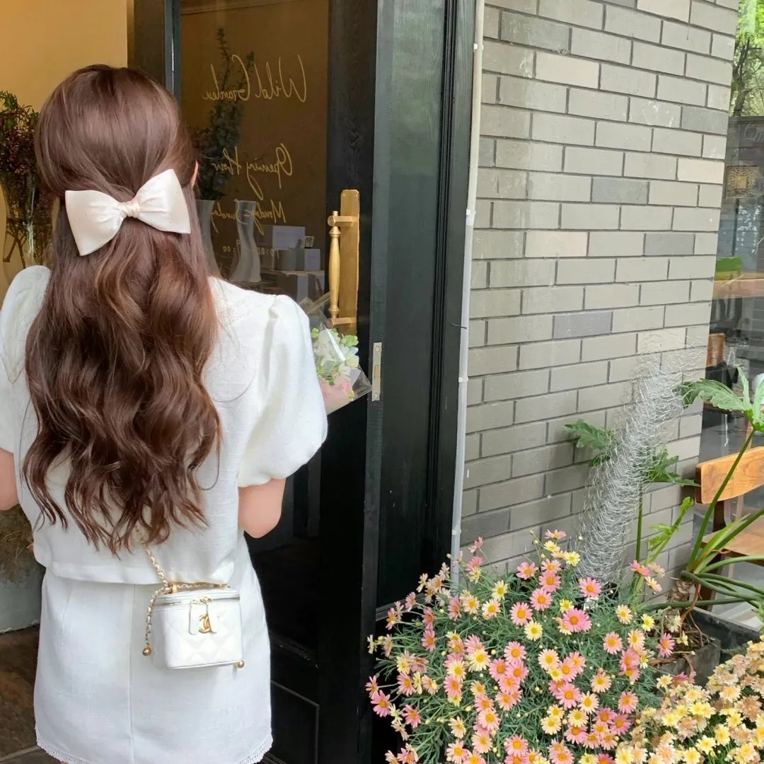 女孩，女孩Ⅱ：公寓与爱情